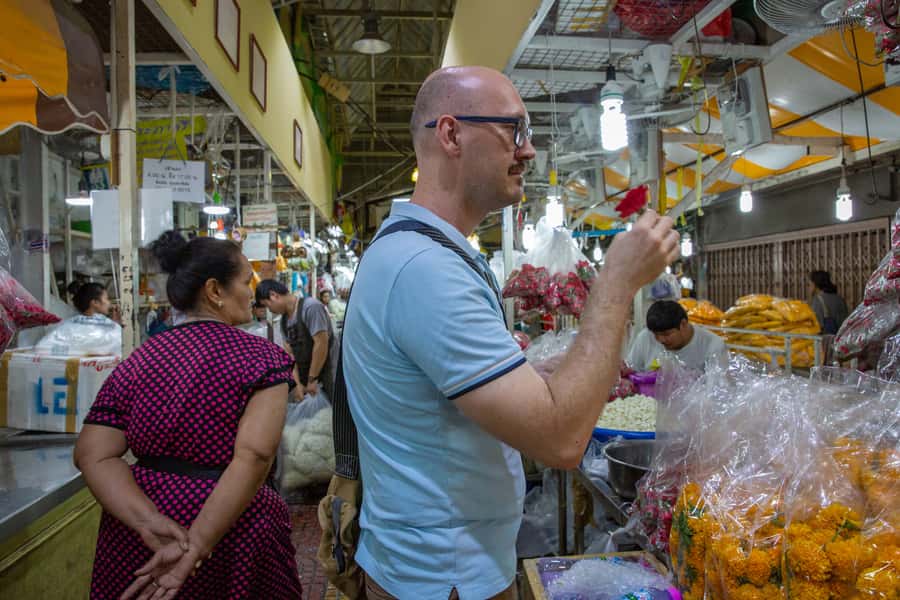 Bangkok: Markets, Temples and Food Night Tour by Tuk Tuk - Why this Bangkok night tour works so well