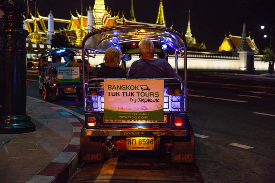 Bangkok: Markets, Temples and Food Night Tour by Tuk Tuk - The Flower Market at night
