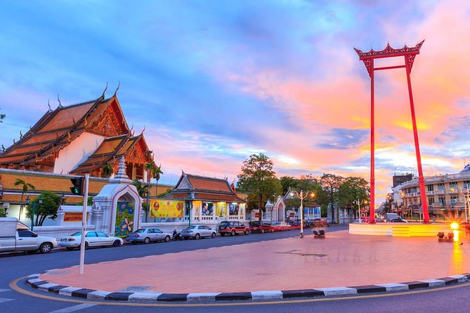 Bangkok Night Lights: Temple & City Tour by Tuk Tuk (SHA Plus) - Eating your way through Yaowarat