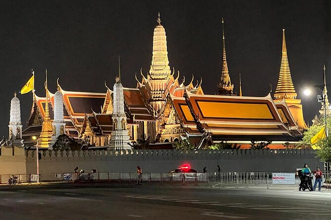 Bangkok Night Tour: Food, Temple & Tuk Tuk - Why Bangkok after dark works so well