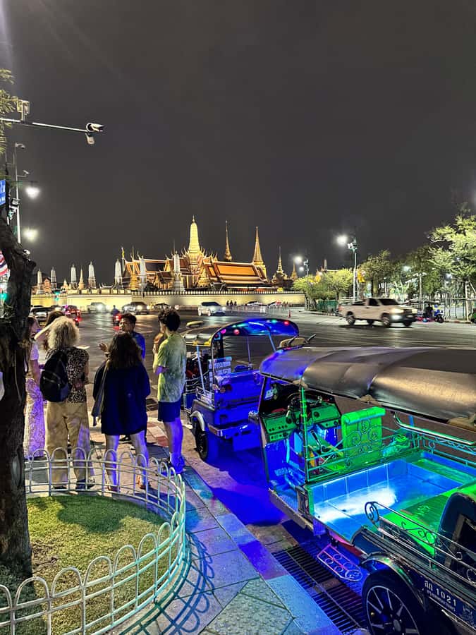 Bangkok Night Tour: Food, Temple & Tuk-Tuk - Chinatown after dark