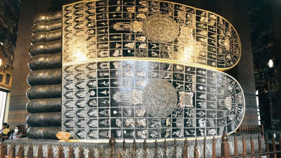 Bangkok: Private Tour Grand Palace, Wat Pho, and Wat Arun - Wat Pho and the Reclining Buddha