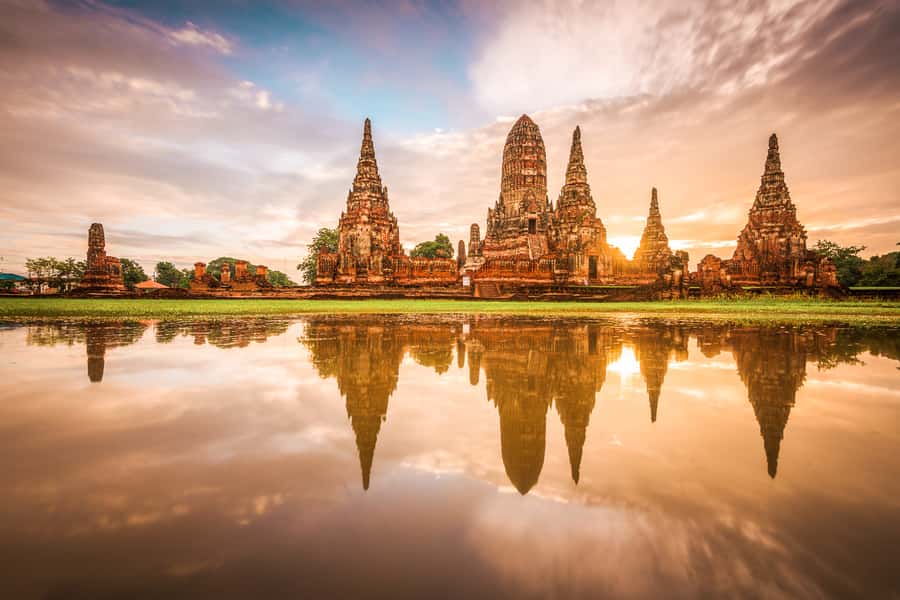 Bangkok: Private Trip to Ayutthaya Temples & Night Market - The night market brings the day back to present-day Thailand