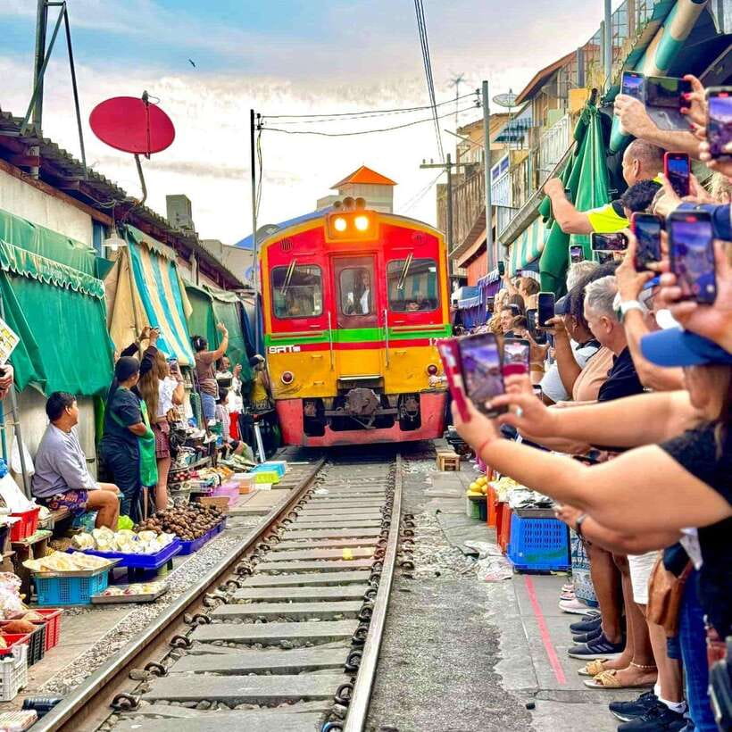 Bangkok: Railway and Floating Market Tour with Dragon Temple - My verdict on the Bangkok market and temple tour