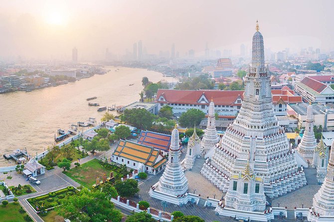 Bangkok Royal Road - Top 3 Major Monuments (Grand Palace, Wat Pho, Wat arun) - The guide can make or break the experience