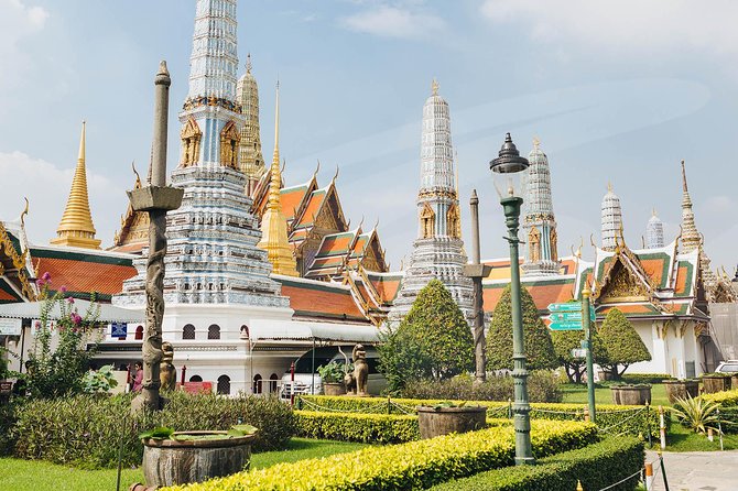 Bangkok's Grand Palace Complex and Wat Phra Kaew Tour - Wat Phra Kaew and the small Emerald Buddha