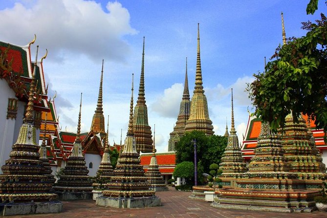 Bangkok’s Sacred Temples & Local Culture Half-Day Tour - Wat Traimit and the solid-gold Buddha