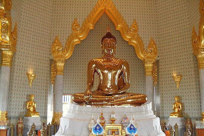 Bangkok’s Three Iconic Temples: Wat Traimit, Wat Pho & Wat Arun - Why the guide can make the difference