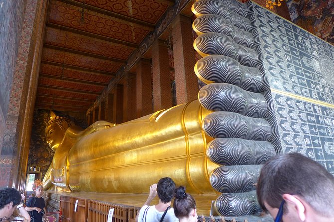 Bangkok Selfie Expert Tour: Little India, Wat Traimit & Wat Pho - Pak Khlong Talat and Bangkok’s flower photos
