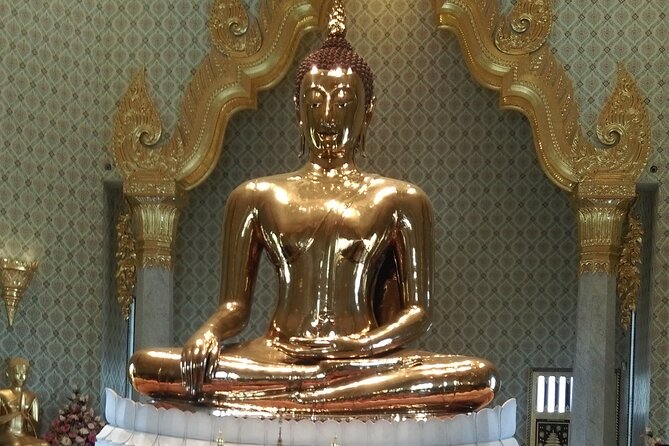 Bangkok Selfie Expert Tour: Little India, Wat Traimit & Wat Pho - Why the transport and group size matter