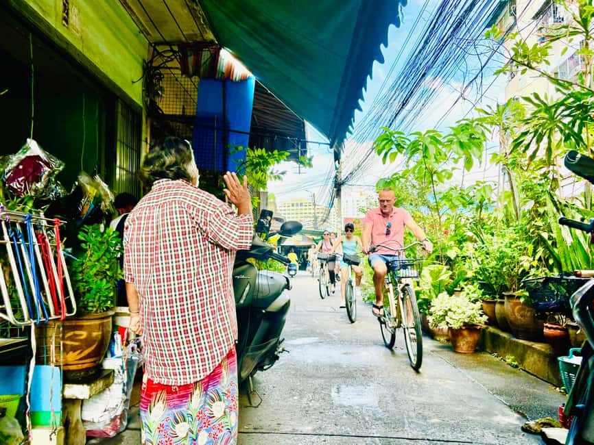 Bangkok: Temples, Canals & Local Life Bike Tour - Canals, wooden homes, and the quieter side of Bangkok