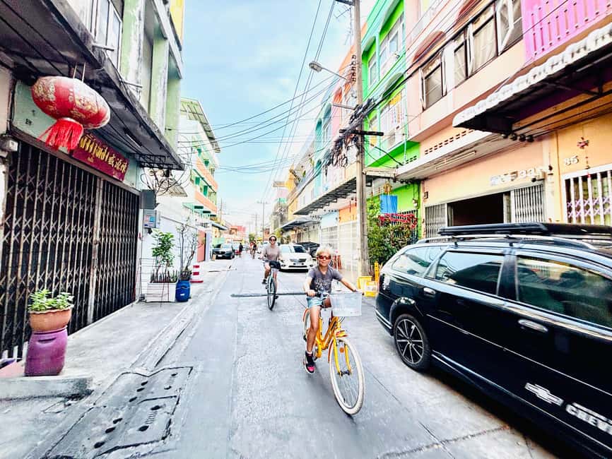 Bangkok: Temples, Canals & Local Life Bike Tour - What the guides add to the ride