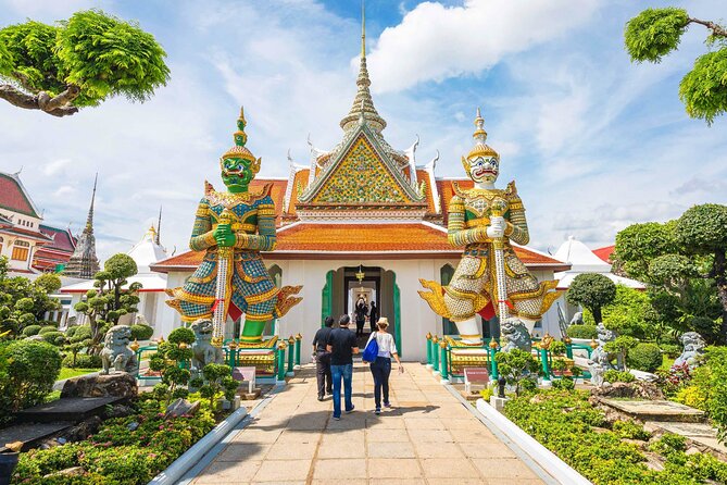 Bangkok Temples Tour at Wat Arun, Wat Phoa and Wat Saket - Timing, pickup, and group size