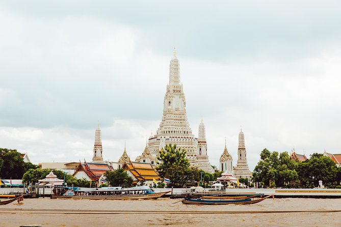 Bangkok: The Grand Palace, Wat Pho, and Wat Arun Walking Tour - Crossing the Chao Phraya from Tha Tien