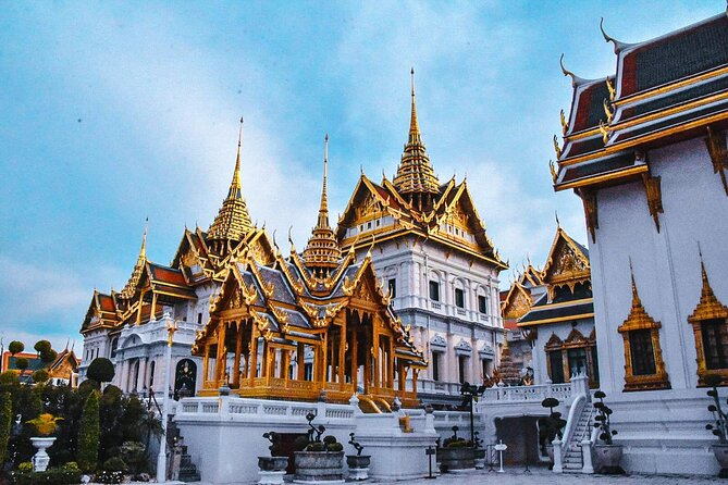 Bangkok: The Grand Palace, Wat Pho, and Wat Arun Walking Tour - Finishing at Wat Arun, the Temple of Dawn