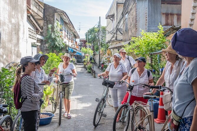 Bangkok Thonburi Backstreets and 3 Peaceful Temple Bike Tour - Wat Khun Chan and its playful sculptures