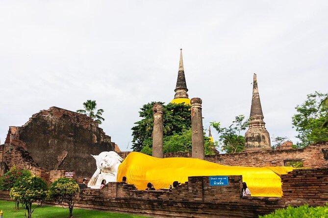 Bangkok to Ayutthaya: Temples & Local Candy One Day Tour - Roti Sai Mai, Ayutthaya’s Sweet Local Detour