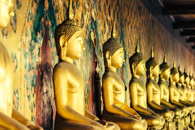 Bangkok Tuk Tuk Walk & Temple Tour With Wat Pho, Arun & Traimit - Walking through Yaowarat Road