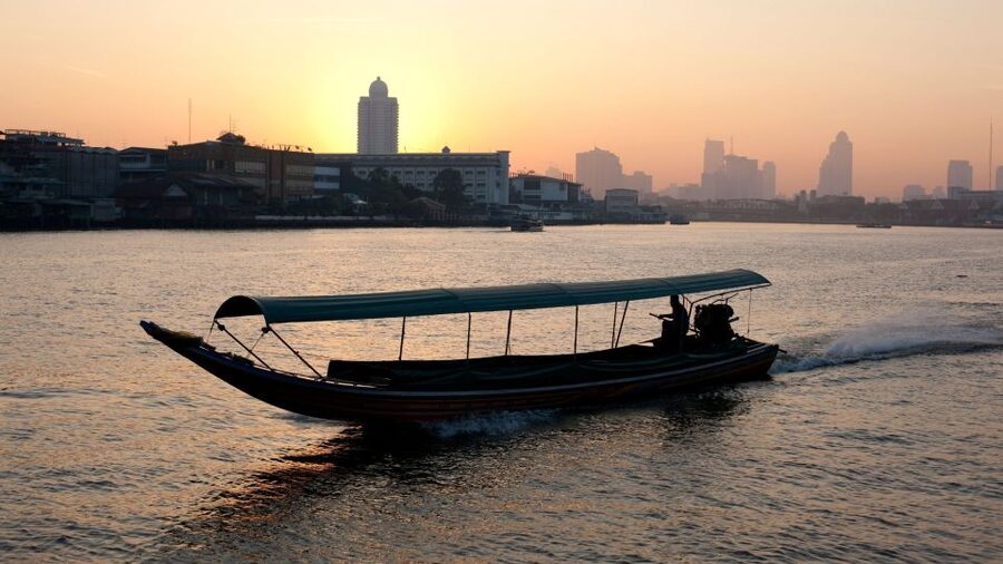 Bangkok Twilight : Hidden Canal, Big Buddha & temple - Bangkok’s flower market after sunset