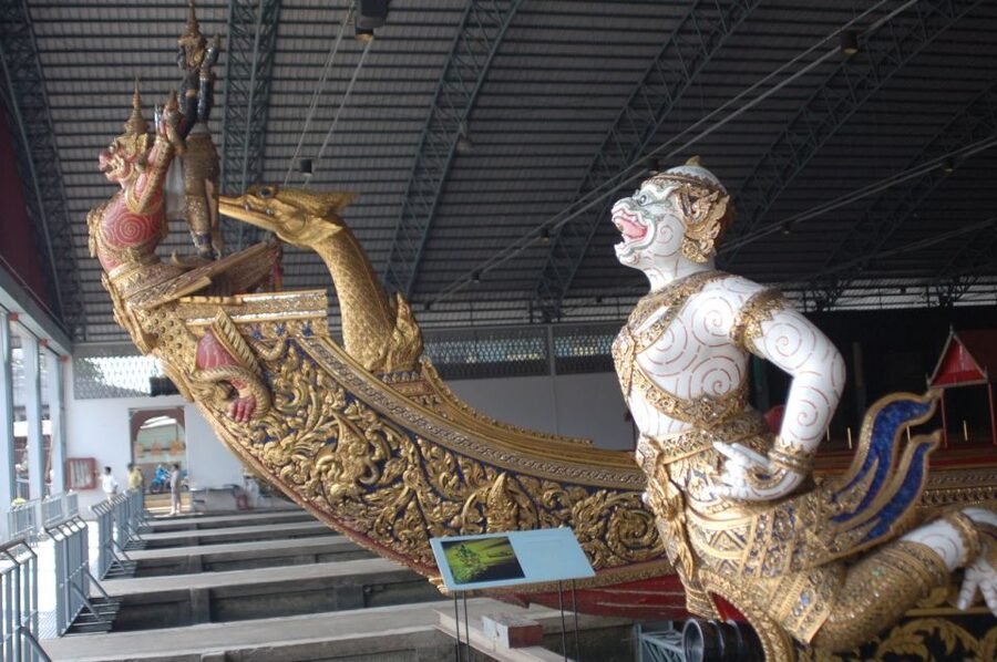 Bangkok Twilight : Hidden Canal, Big Buddha & temple - Sunset views and the Bangkok skyline
