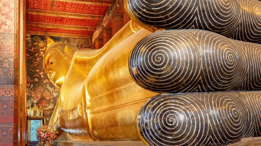 Bangkok: Wat Pho and Wat Arun Guided Walking Tour - Who will get the most from this tour?