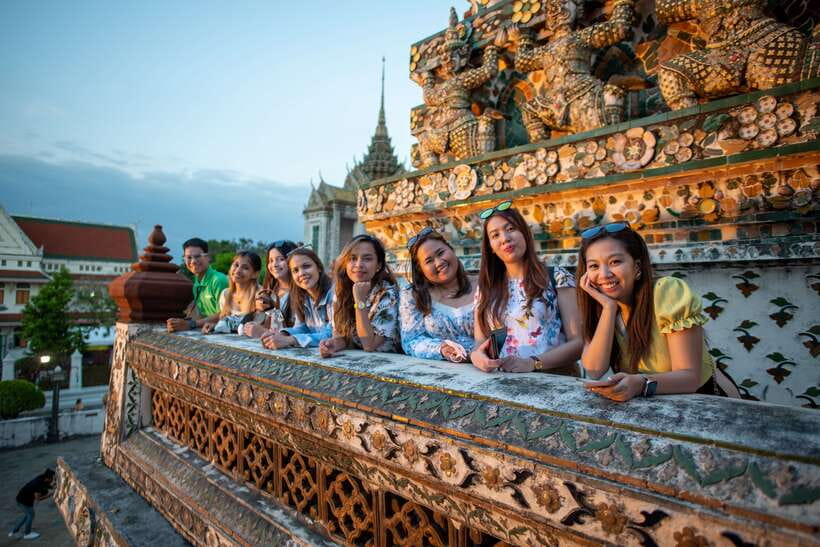 Bangkok: Wat Pho and Wat Arun Guided Walking Tour - Wat Arun beside the Chao Phraya River