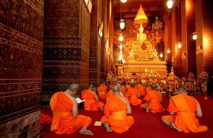 Bangkok: Wat Pho and Wat Arun Guided Walking Tour - The real cost: $17 plus temple admission