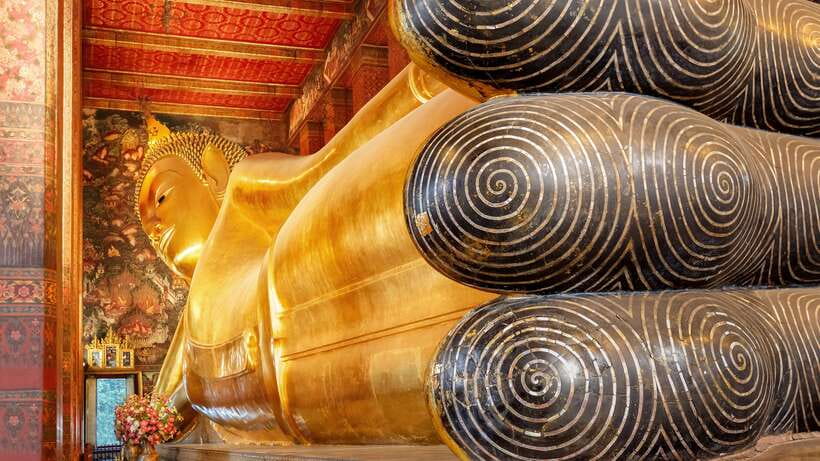 Bangkok: Wat Pho and Wat Arun Guided Walking Tour - Heat, clothing, and walking: plan for the conditions