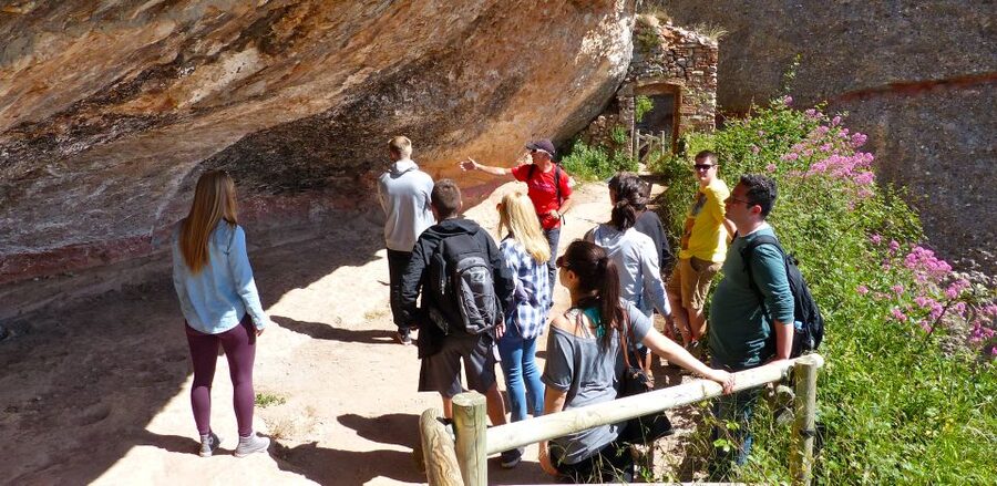 Barcelona: Half-Day Montserrat Monastery and Mountain Hike - Weather, equipment, and sensible preparation