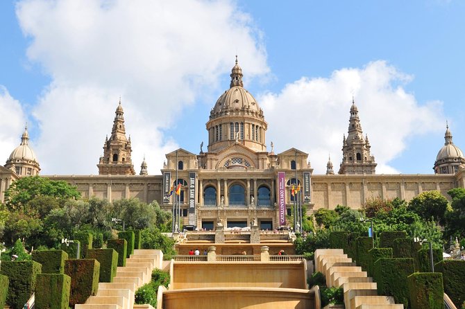 Barcelona Highlights Tour and Montserrat Monastery with Hotel Pick-up - Park Güell And The Choice To Pay Extra