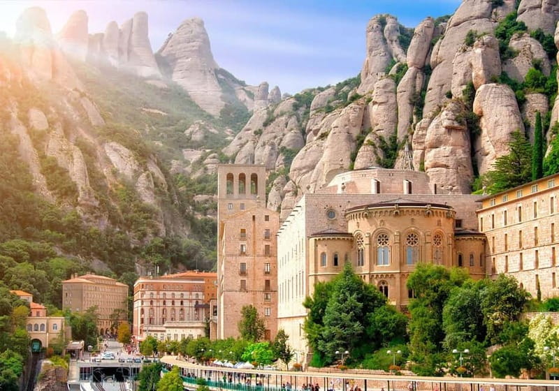Barcelona: Montserrat Monastery and Natural Park Day Trip - The monastery and its thousand-year story