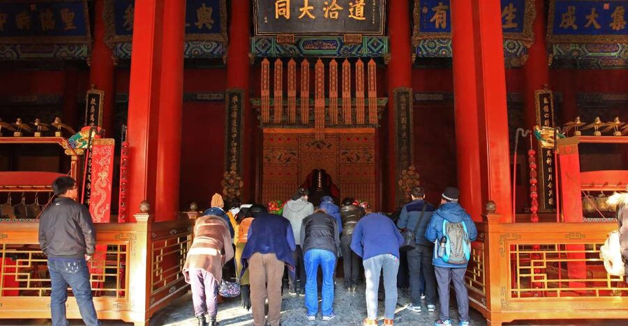 Beijing: Lama Temple, Confucius Temple and Guozijian Museum - Why this four-hour route works in Beijing