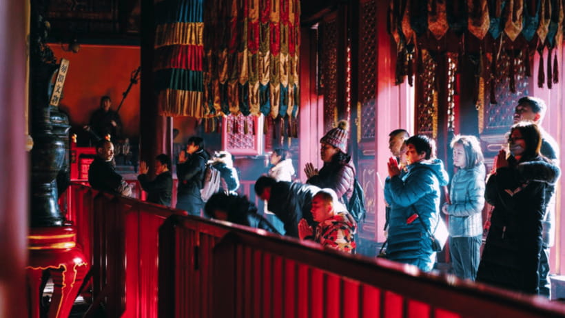 Beijing: Lama Temple (Yonghe Temple) Admission Ticket - Yonghe Palace Hall and the central temple courtyards
