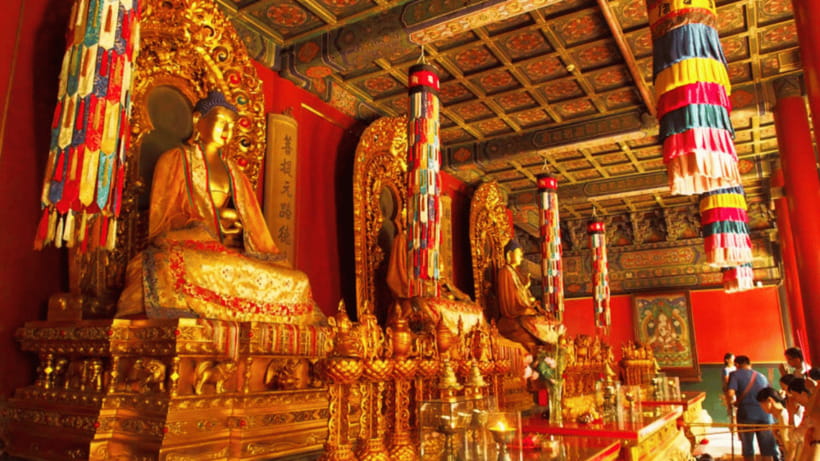 Beijing: Lama Temple (Yonghe Temple) Admission Ticket - Entering through Yonghe Temple’s three ceremonial archways