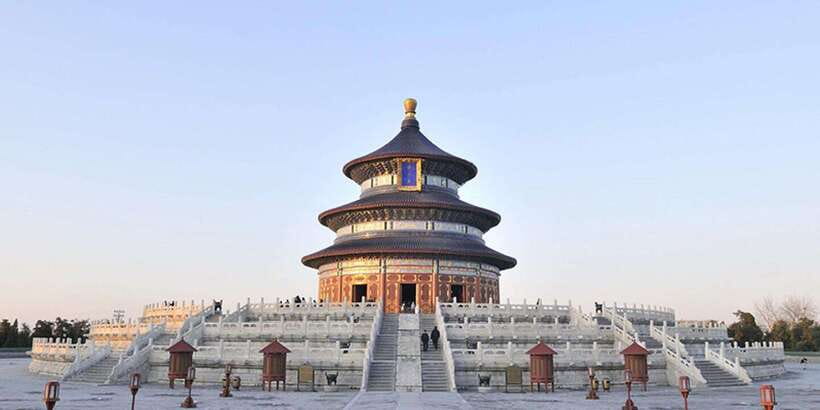 Beijing: Temple of Heaven ticket; fast and smooth - Walking through the imperial prayer grounds