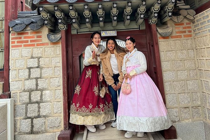 Best Things to Do - Half Day Seoul Trip (Seoul Palace & Temple) - Blue House area and Cheongwadae Sarangchae