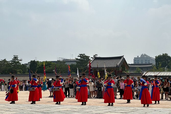 Best Things to Do - Half Day Seoul Trip (Seoul Palace & Temple) - The ginseng center: useful for shoppers, awkward for others