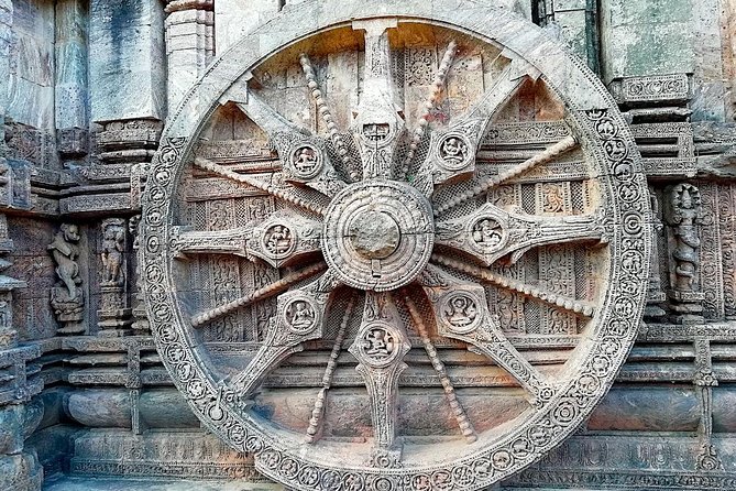 Bhubaneswar city tour & Konark Sun Temple in private car with guide - Lunch in the middle of a demanding day