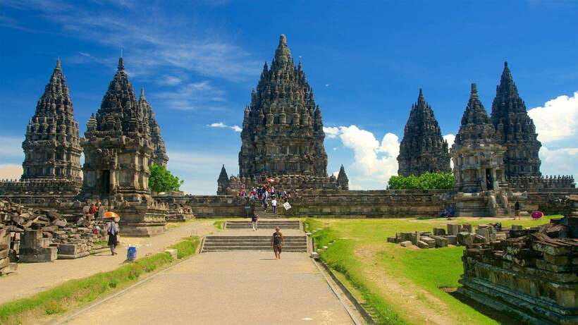 Borobudur and Prambanan Temple Shared or Private Tour - What the 10-hour schedule means for you