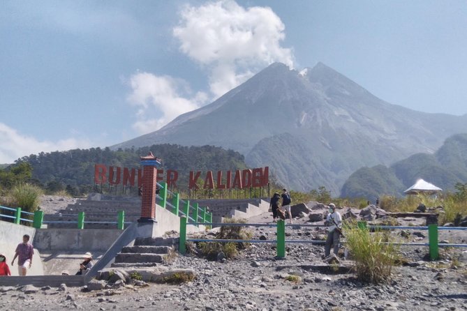 Borobudur(climb up), Merapi Volcano and Prambanan Temple Tour - Timing, weather, and the Monday closure