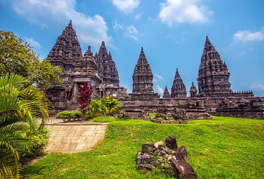Borobudur &Prambanan Temple Tour Guaranteed Climb to the top - Key points at a glance