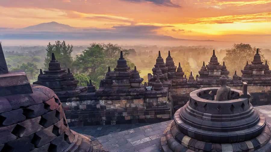 Borobudur &Prambanan Temple Tour Guaranteed Climb to the top - Who will get the most from this tour