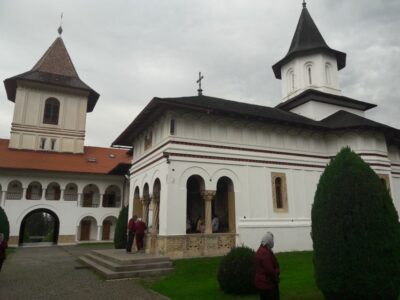 Brasov: Transfagarasan Highway, Balea Lake & Carta Monastery