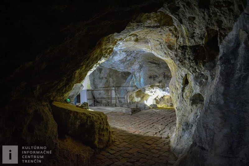 Bratislava/Slovakia: Trencin Castle, Piestany Spa, Monastery - Lunch at Beckov keeps the route local