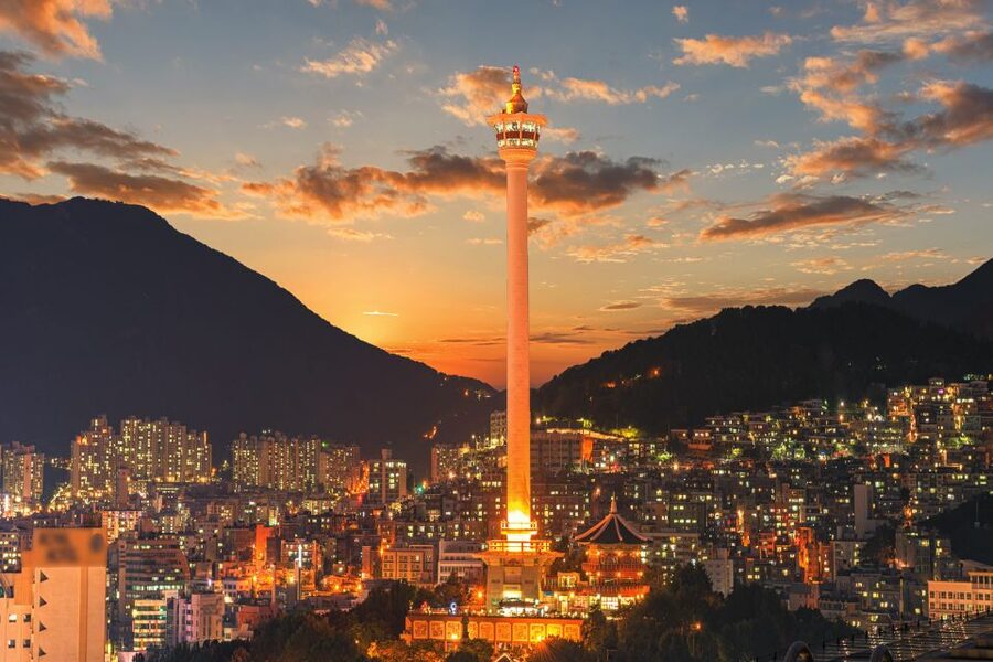 Busan Tour: Gamcheon Village & Yonggungsa Temple + Lunch - Jagalchi Market: A Taste of Busan’s Port City Life
