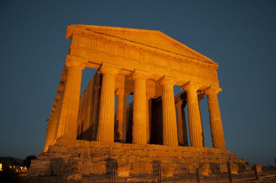 Catania: Valley of the Temples and Turkish Steps with Snack - The minivan ride from Catania to Agrigento