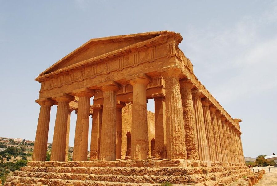 Catania: Valley of the Temples & Piazza Armerina with Snack - A Sicilian snack with wine and local food