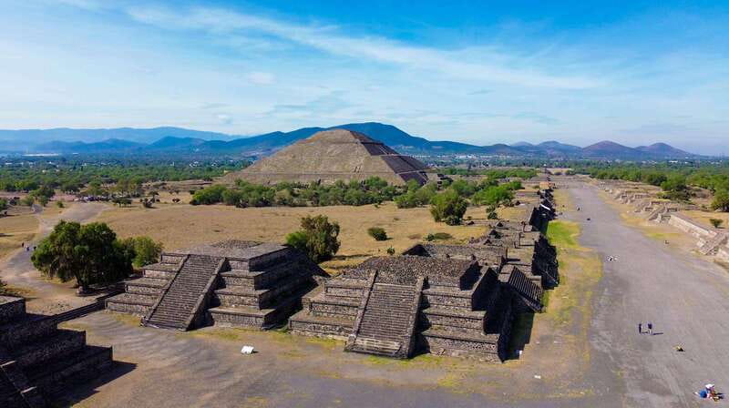 CDMX: Teotihuacan Pyramids & Guadalupe Shrine Guided Tour - The tasting, craft stop, and lunch break
