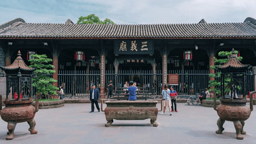 Chengdu: Wuhou Shrine Museum From Three Kingdoms Era - Entering the red-walled museum grounds