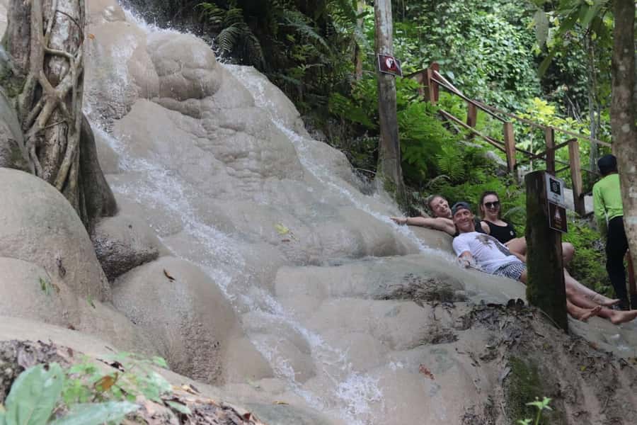 Chiang Dao Cave, Sticky Waterfall, Baan Den Temple Private - Inside Chiang Dao Cave Beneath Doi Luang